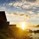 بيت للعطل Idyllisk Hus Med Sauna Og Jacuzzi, Lyngen