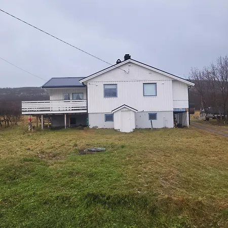 Idyllisk Hus Med Sauna Og Jacuzzi, Lyngen 펜션
