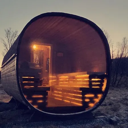 Idyllisk Hus Med Sauna Og Jacuzzi, Lyngen 펜션