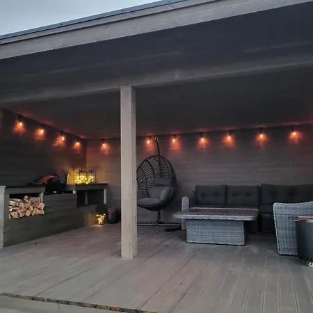 Idyllisk Hus Med Sauna Og Jacuzzi, Lyngen بيت للعطل Nord-Lenangen
