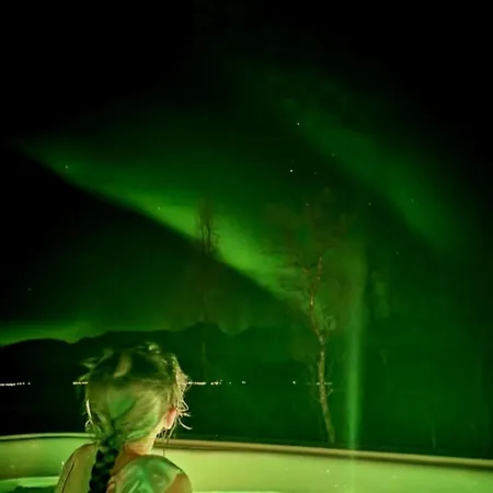 Idyllisk Hus Med Sauna Og Jacuzzi, Lyngen Nord-Lenangen