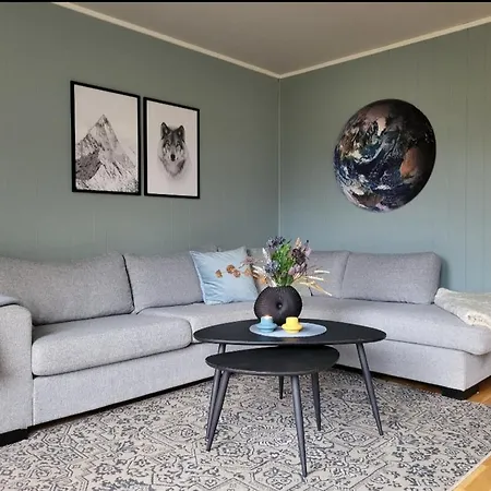 Idyllisk Hus Med Sauna Og Jacuzzi, Lyngen *