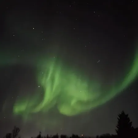 度假居 Idyllisk Hus Med Sauna Og Jacuzzi, Lyngen *