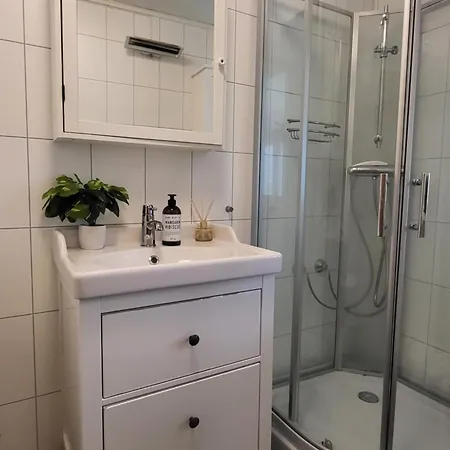 度假居 Idyllisk Hus Med Sauna Og Jacuzzi, Lyngen Nord-Lenangen