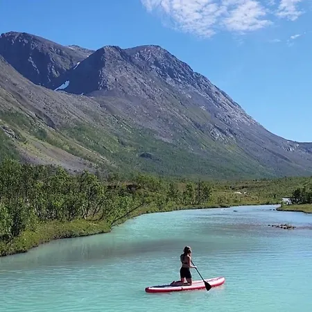 펜션 Idyllisk Hus Med Sauna Og Jacuzzi, Lyngen *