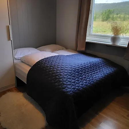 Idyllisk Hus Med Sauna Og Jacuzzi, Lyngen 度假居 Nord-Lenangen