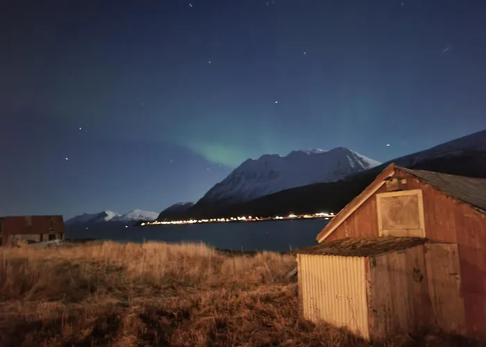 Tatil Evi Idyllisk Hus Med Sauna Og Jacuzzi, Lyngen *