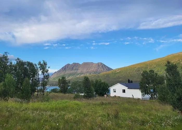 Idyllisk Hus Med Sauna Og Jacuzzi, Lyngen Tatil Evi Nord-Lenangen