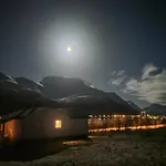Idyllisk Hus Med Sauna Og Jacuzzi, Lyngen Casa de Férias *