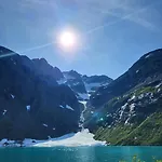 Idyllisk Hus Med Sauna Og Jacuzzi, Lyngen