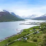 Casa de Férias Idyllisk Hus Med Sauna Og Jacuzzi, Lyngen Nord-Lenangen