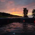 Idyllisk Hus Med Sauna Og Jacuzzi, Lyngen Nord-Lenangen